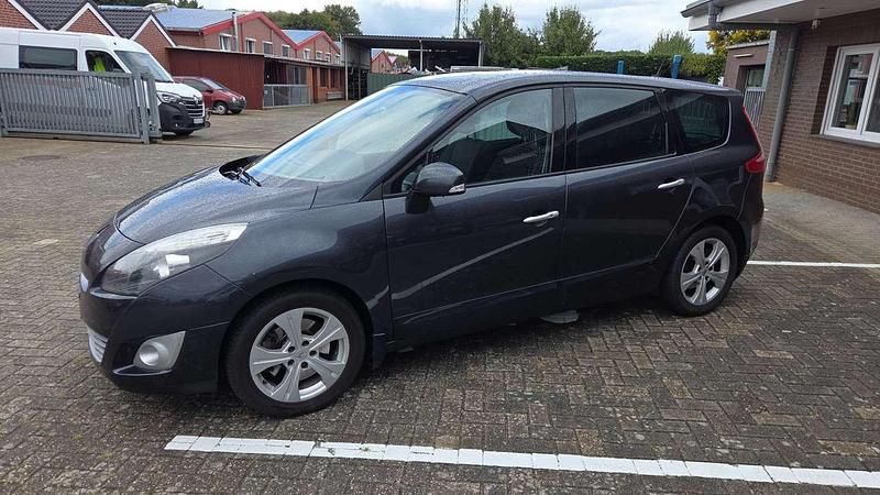 Grau Gebraucht 2010 Renault Scénic III Dynamique Van / Kleinbus | 2.800 € (Superpreis) - Bild 1/4