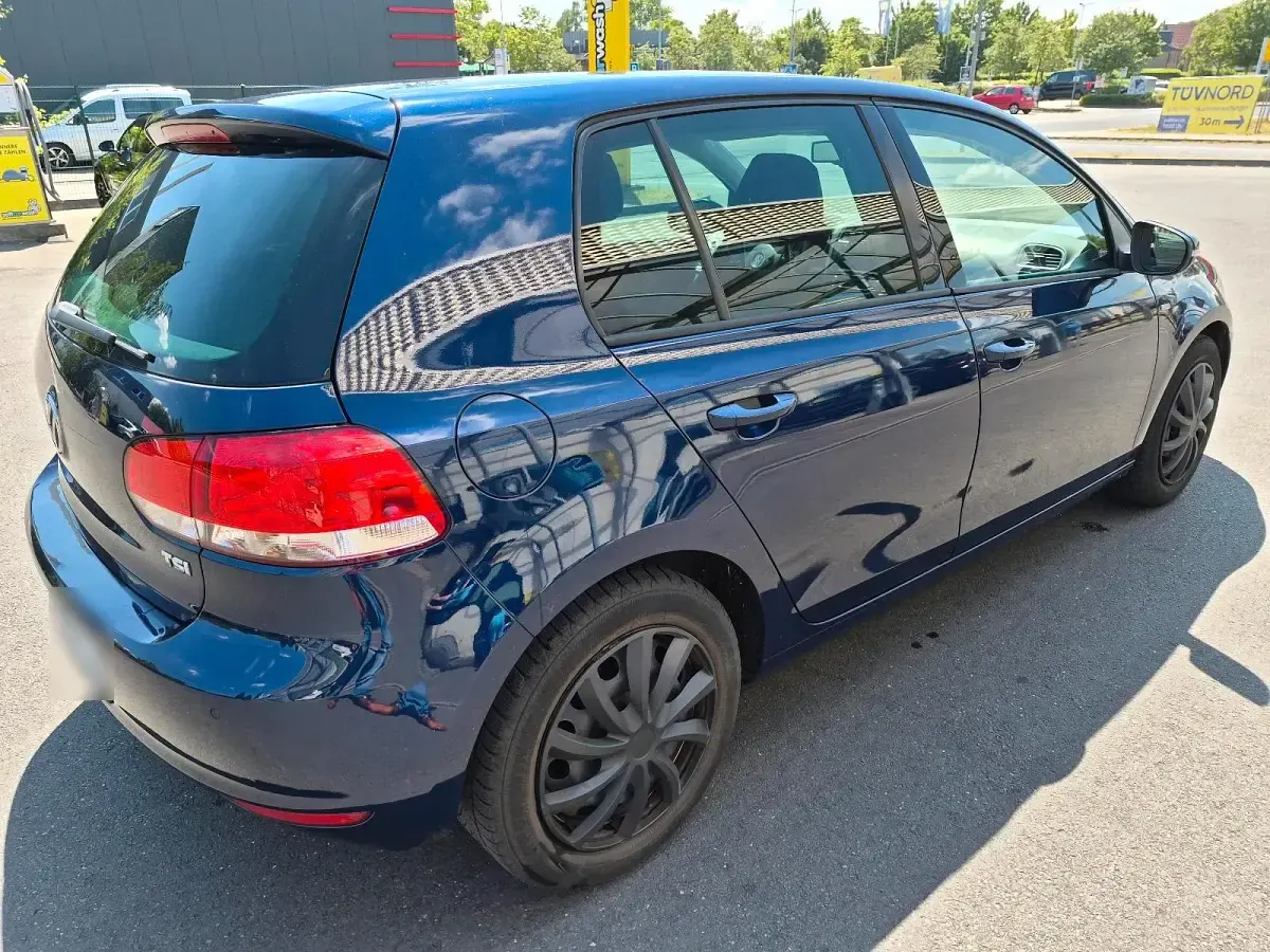 Gebraucht VW Golf VII Match 105 PS (77 kW) 2013 Blau Limousine