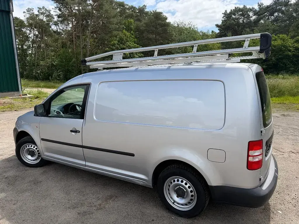 Gebraucht VW Caddy Maxi 102 PS (75 kW) 2012 Silber Van / Kleinbus