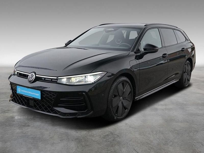 Gebraucht VW Passat R-line 272 PS (200 kW) 2025 Grenadillschwarz metallic Kombi