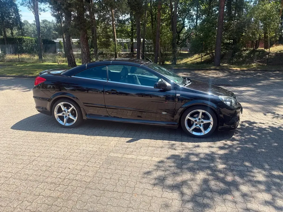 Gebraucht Opel Astra OPC 140 PS (102 kW) 2008 Schwarz Cabrio