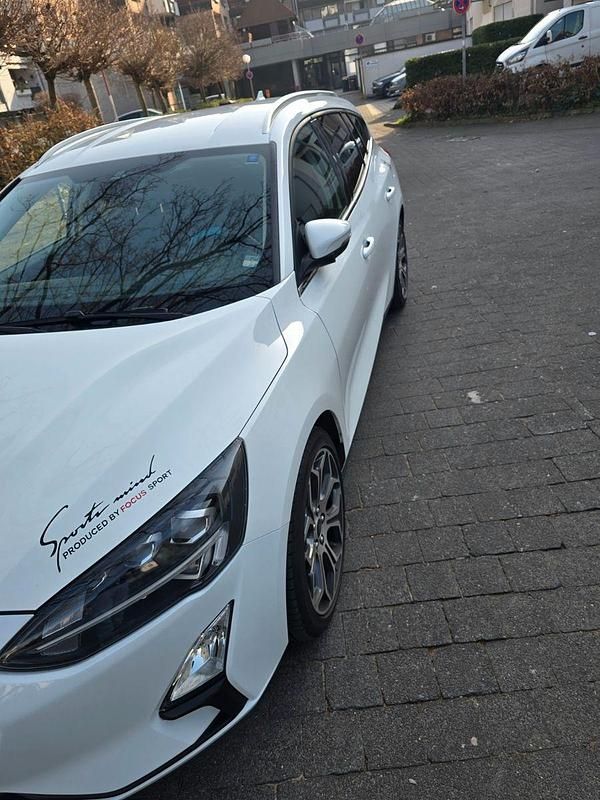 Gebraucht Ford Focus Trend 120 PS (88 kW) 2018 Weiß Kombi