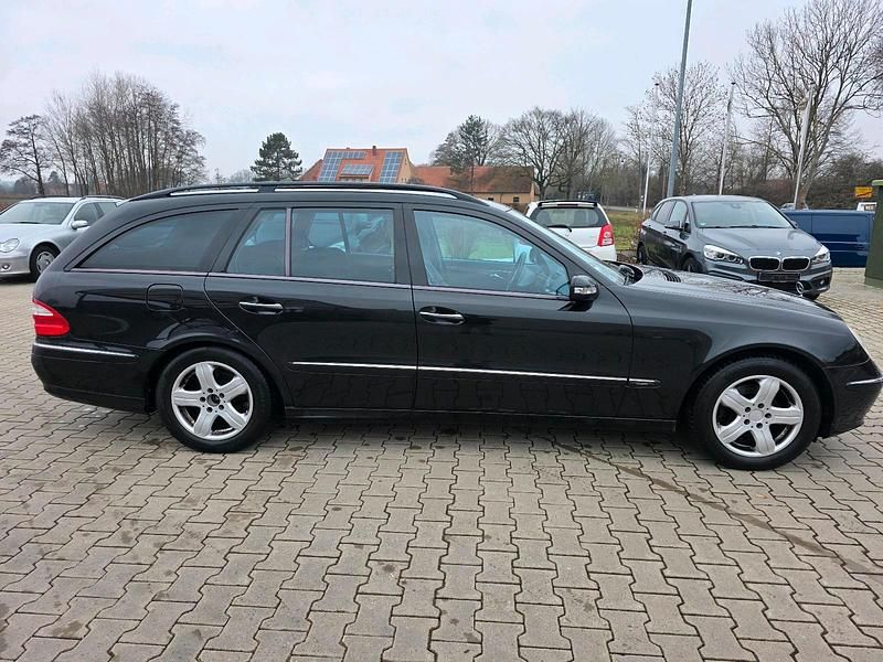 Gebraucht Mercedes E200 Avantgarde 163 PS (119 kW) 2005 Schwarz Kombi