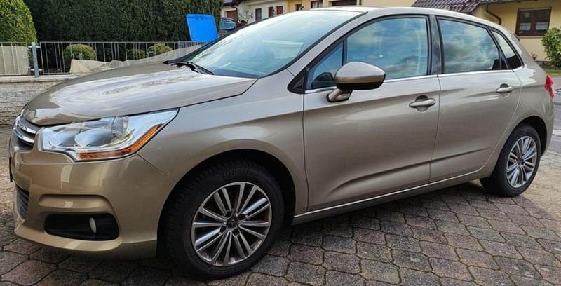 Gebraucht Citroën C4 Tendance 120 PS (88 kW) 2011 Beige Kleinwagen