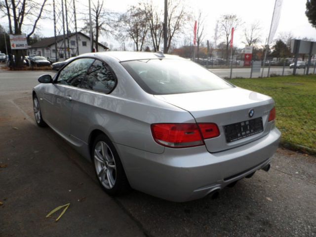 Gebraucht BMW 335 M Sport 306 PS (225 kW) 2009 Silber metallic Coupé