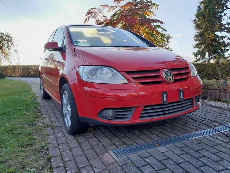 Schwarz Gebraucht 2006 VW Golf IV Kleinwagen | 4.740 € (Fairer Preis) - Bild 1/4