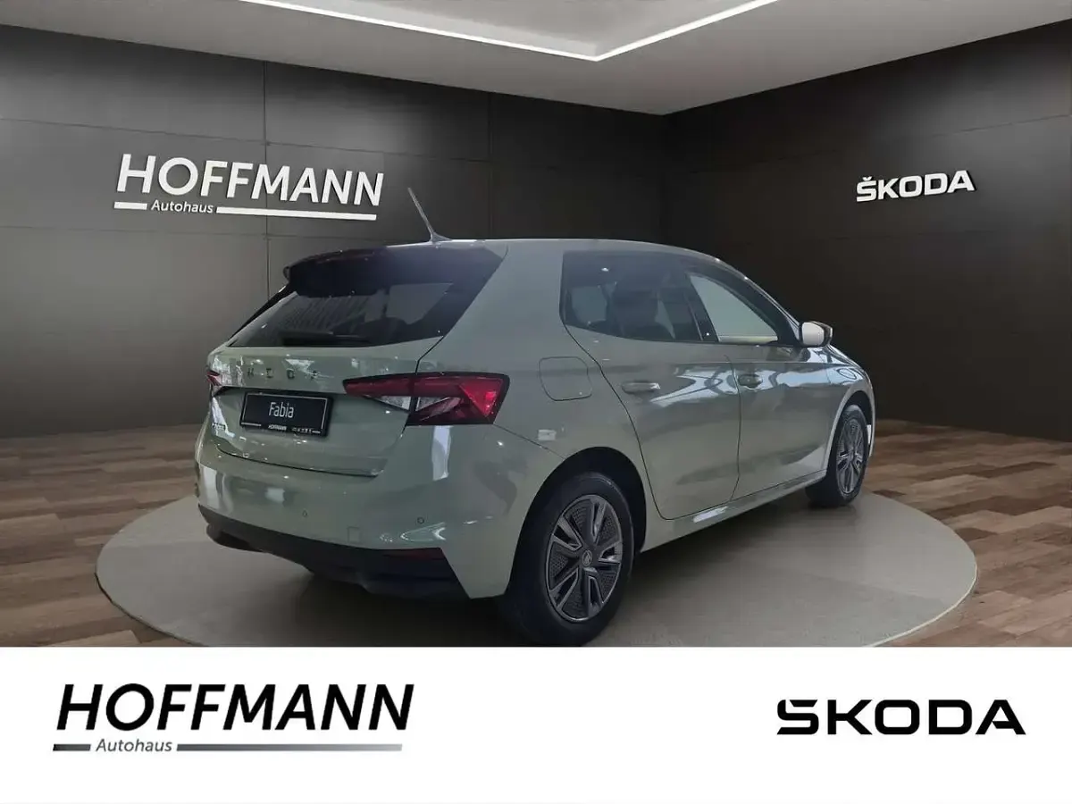 Neu Skoda Fabia Selection 116 PS (85 kW) 2026 Timiano grün Kleinwagen