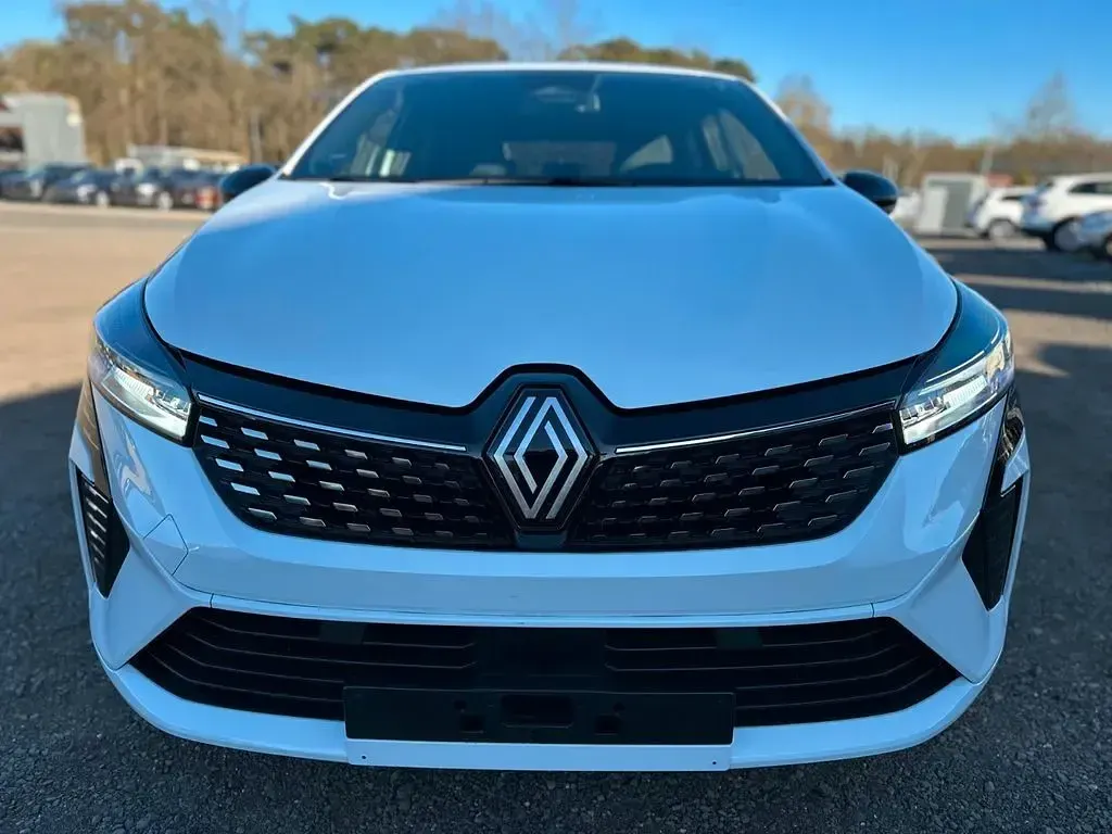 Gebraucht Renault Clio V Techno 91 PS (66 kW) 2025 Weiß Limousine