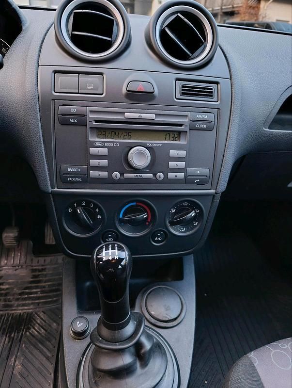 Gebraucht Ford Fiesta 80 PS (58 kW) 2005 Schwarz Kleinwagen