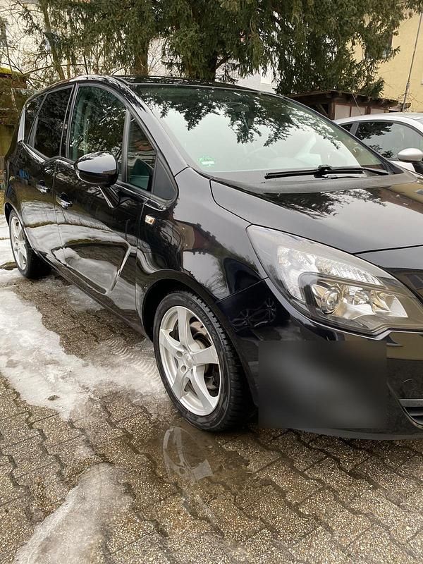 Gebraucht Opel Meriva 140 PS (102 kW) 2011 Schwarz Van / Kleinbus