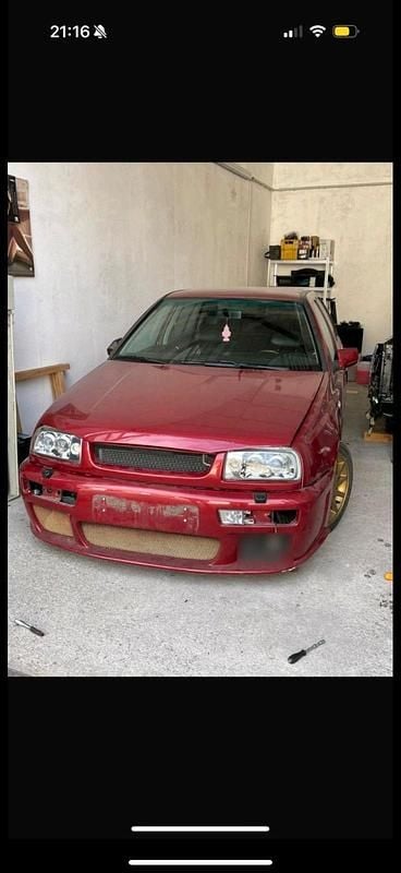 Gebraucht VW Vento 174 PS (127 kW) 1997 Rot Limousine