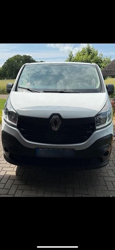 Weiß Gebraucht 2017 Renault Traffic Van / Kleinbus | 13.000 € - Bild 1/4