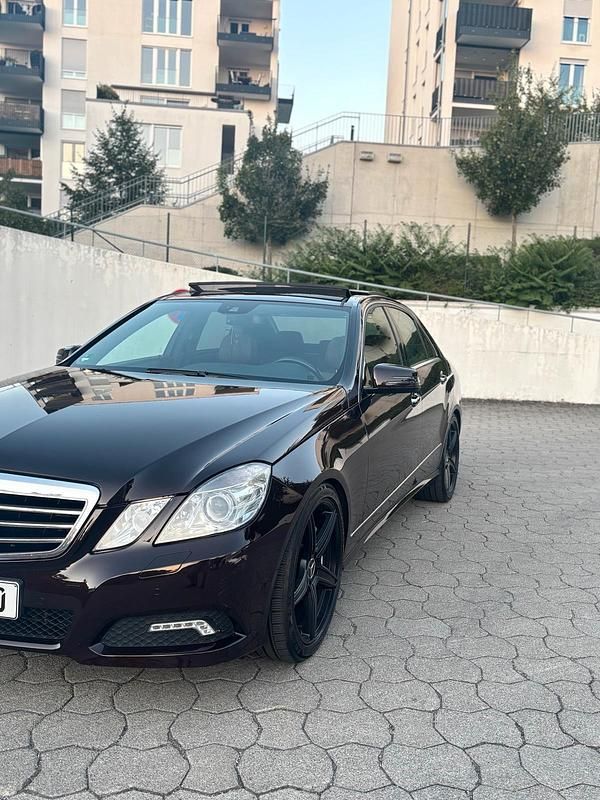Gebraucht Mercedes E500 387 PS (284 kW) 2010 Limousine