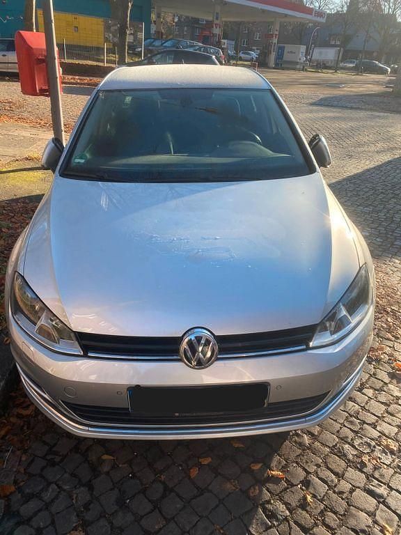 Silber Gebraucht 2016 VW Golf VII Comfortline Limousine | 9.000 € (Superpreis) - Bild 1/4