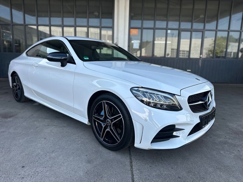 Polarweiss Gebraucht 2018 Mercedes C200 AMG Coupé | 29.500 € (Fairer Preis) - Bild 1/4