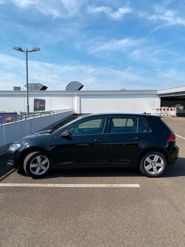 Schwarz Gebraucht 2015 VW Golf VII Comfortline Kombi | 6.999 € (Superpreis) - Bild 1/4