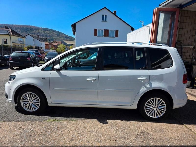 Second-hand VW Touran Cup 150 CP (110 kW) 2014 Alb Monovolum