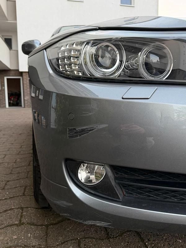 Gebraucht BMW 320 170 PS (125 kW) 2010 Grau Limousine