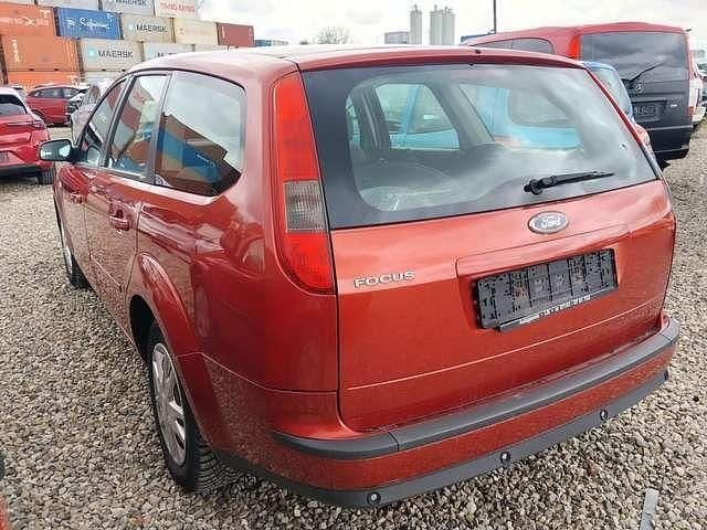 Second-hand Ford Focus 101 CP (74 kW) 2007 Roșu Break