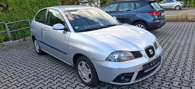 Silber Gebraucht 2006 Seat Ibiza Style Kleinwagen | 950 € (Guter Preis) - Bild 1/4