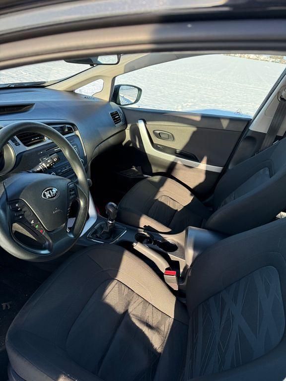 Gebraucht Kia Ceed Attract 99 PS (72 kW) 2014 Schwarz Kleinwagen