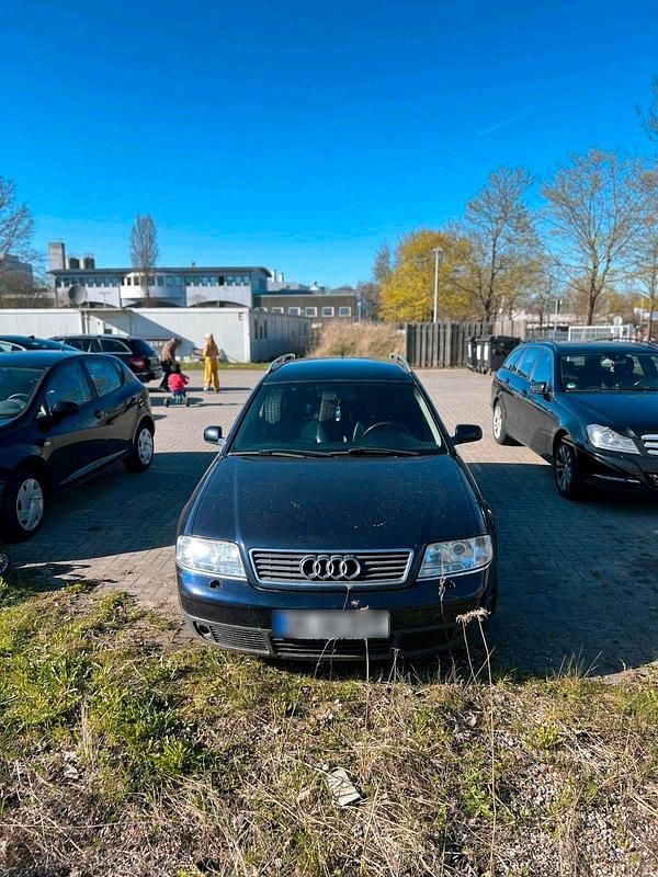 Usado Audi A6 150 HP (110 kW) 1998 Azul Carrinha
