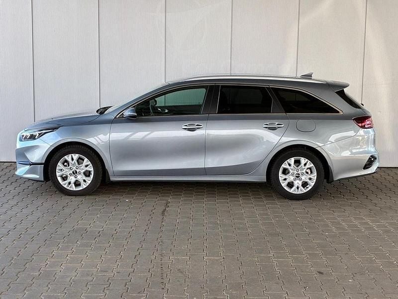 Lunar silver Gebraucht 2025 Kia Ceed Sportswagon Comfort Kombi | 23.650 € (Superpreis) - Bild 1/4