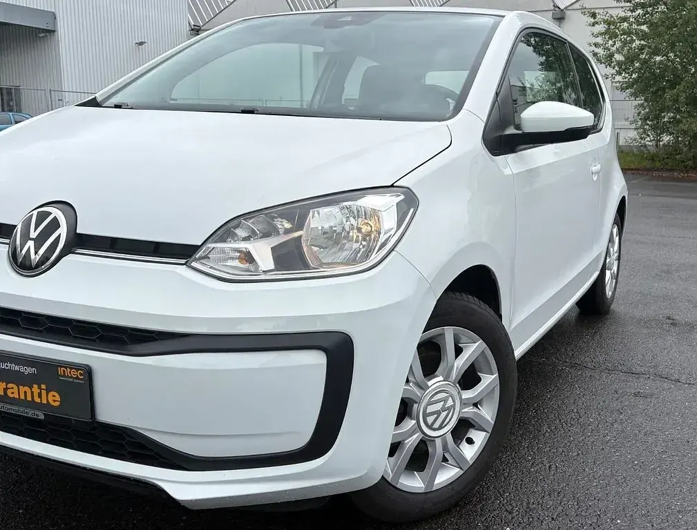 Second-hand VW up! Basis 65 CP (47 kW) 2020 Alb Hatchback