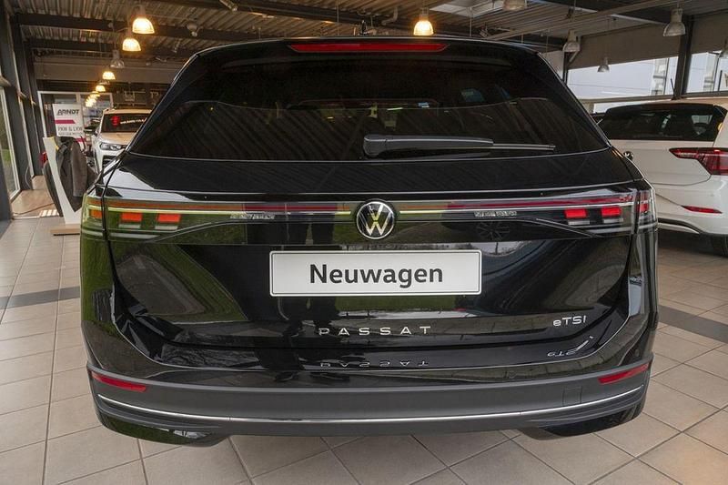 Neu VW Passat Business 150 PS (110 kW) 2025 Schwarz Limousine