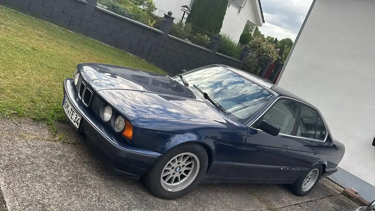 Gebraucht BMW 520 150 PS (110 kW) 1993 Blau Limousine