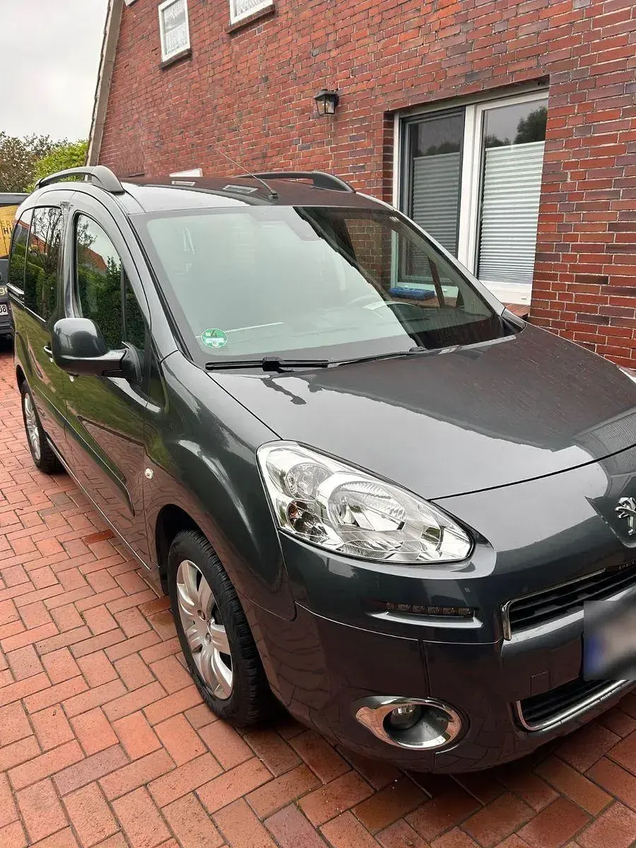Gebraucht Peugeot Partner Tepee Active 120 PS (88 kW) 2015 Grau Van / Kleinbus