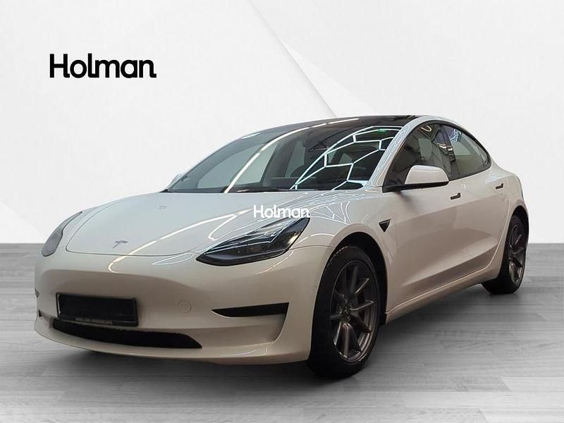 Weiß Gebraucht 2021 Tesla Model 3 Standard Range Plus Limousine | 20.824 € (Fairer Preis) - Bild 1/4