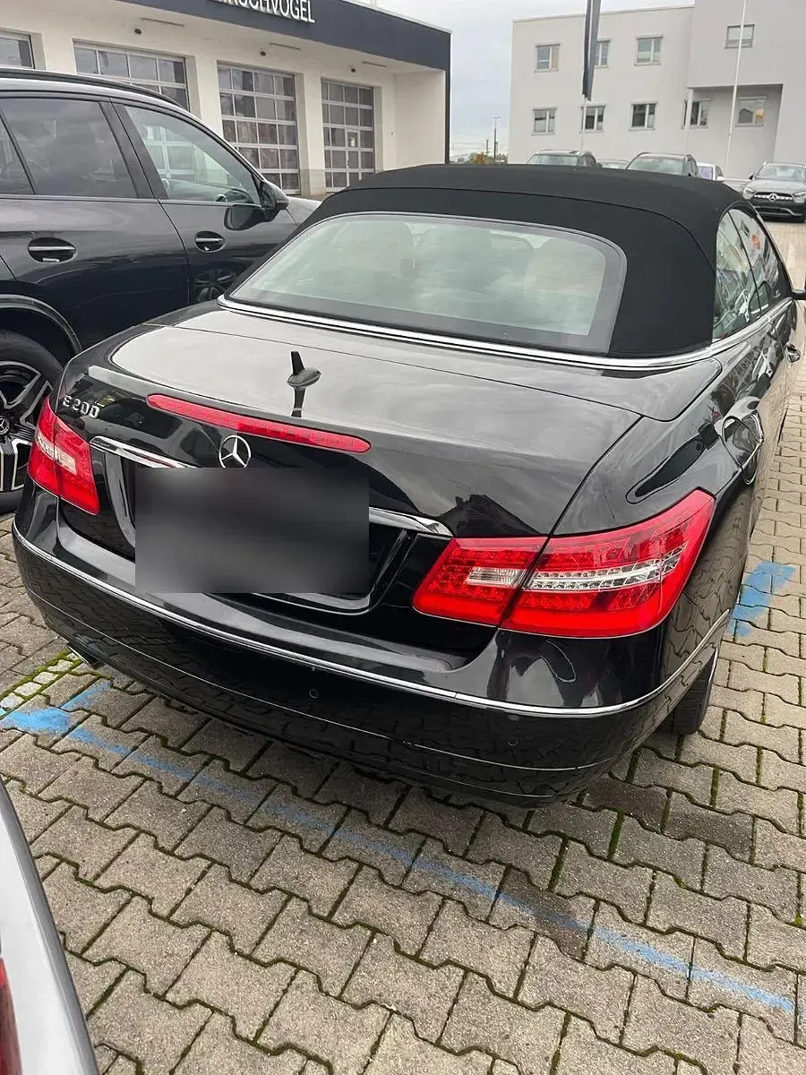 Gebraucht Mercedes E200 Avantgarde 184 PS (135 kW) 2012 Schwarz Cabrio