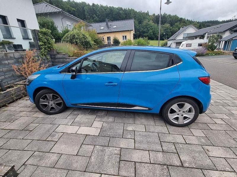 Gebraucht Renault Clio IV Experience 90 PS (66 kW) 2015 Blau Limousine
