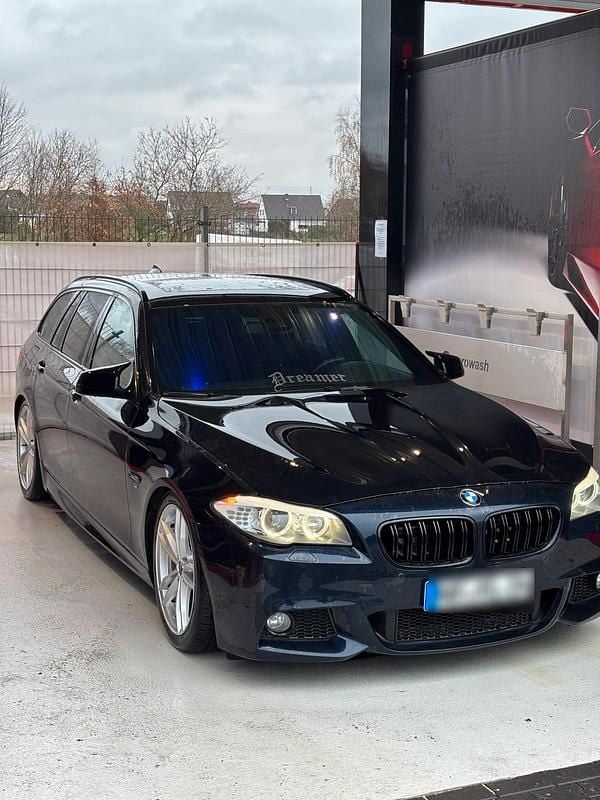 Schwarz Gebraucht 2011 BMW 530 Kombi | 7.500 € (Superpreis) - Bild 1/4