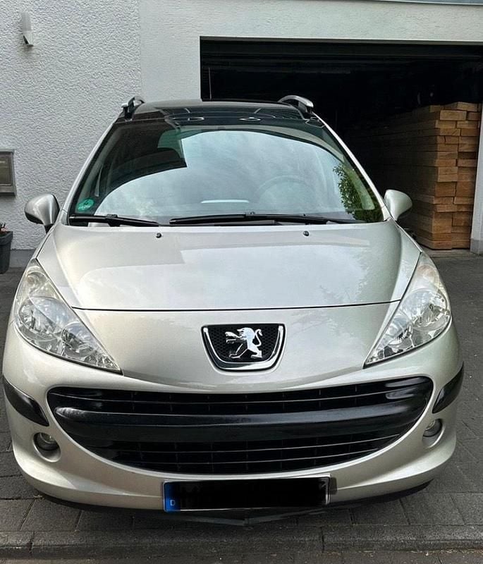 Silber Gebraucht 2008 Peugeot 207 Tendance Kombi | 2.150 € (Fairer Preis) - Bild 1/4