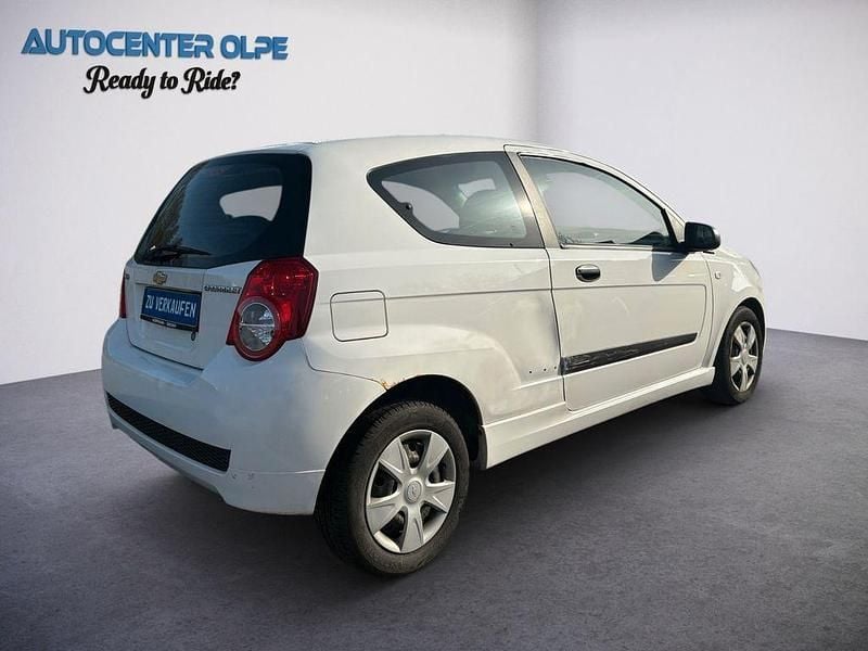 Gebraucht Chevrolet Aveo 84 PS (61 kW) 2010 Weiß Kleinwagen