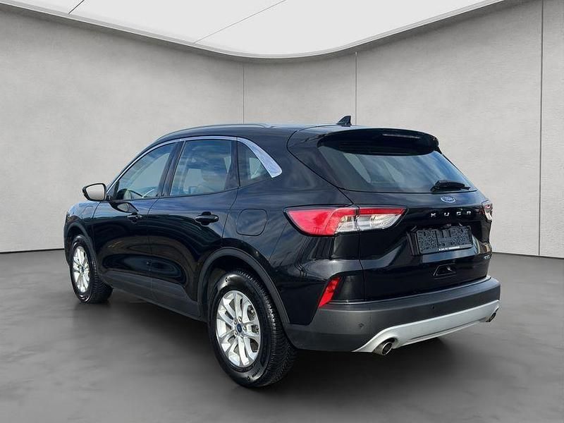 Gebraucht Ford Kuga Titanium 152 PS (111 kW) 2022 Agate black metallic SUV