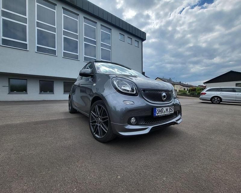 Second-hand Smart ForFour Brabus 90 CP (66 kW) 2017 Gri Hatchback