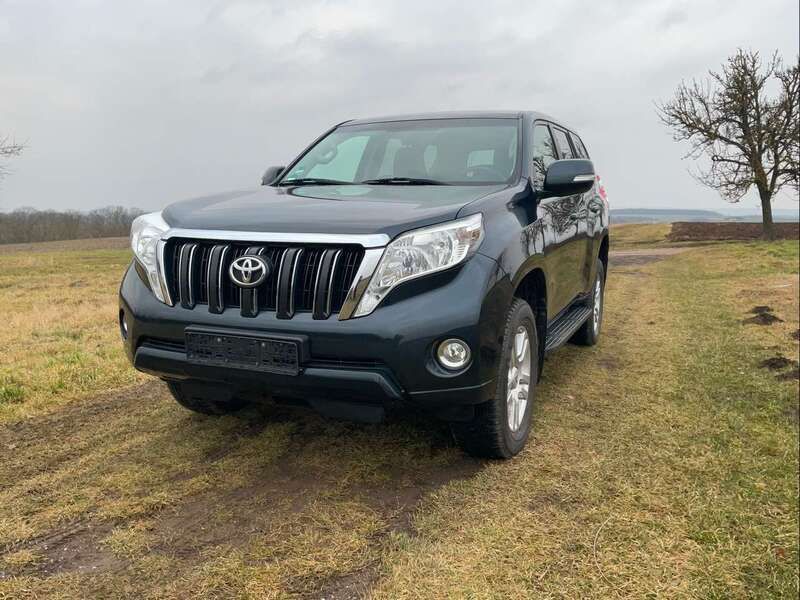 Dk. steel mc. Gebraucht 2014 Toyota Land Cruiser Comfort SUV | 24.500 € (Fairer Preis) - Bild 1/4