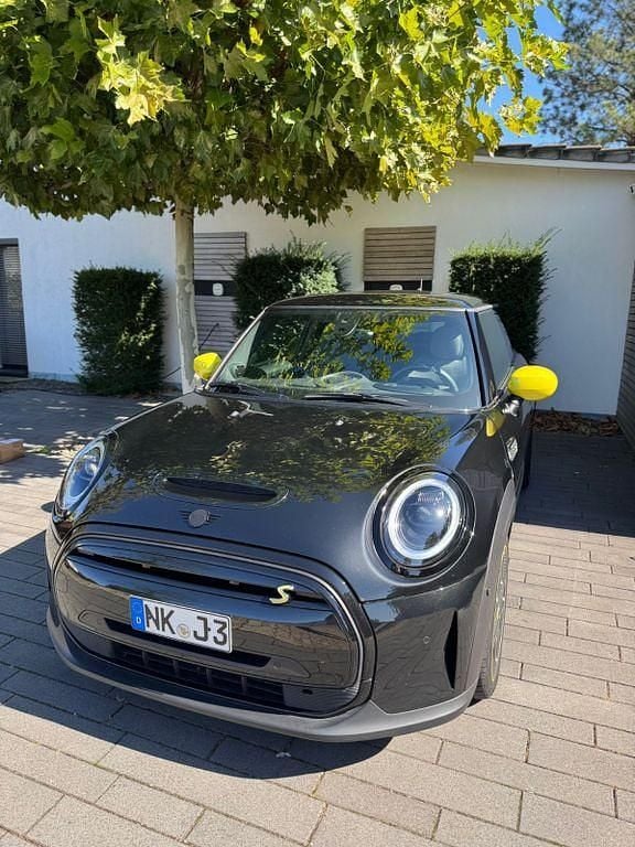 Gebraucht Mini Cooper SE 135 kW (184 PS) 2023 Schwarz Kleinwagen