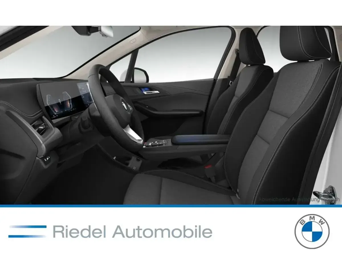 Gebraucht BMW 220 Active Tourer 170 PS (125 kW) 2025 Alpinweiß Van / Kleinbus