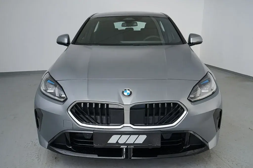 Neu BMW 116 Performance 122 PS (89 kW) 2025 Grau Kleinwagen