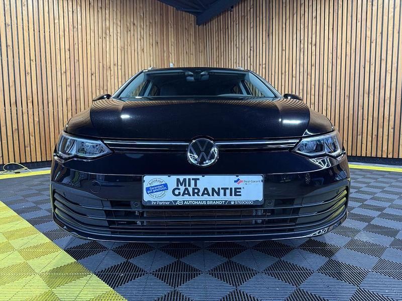 Gebraucht VW Golf VIII Life 150 PS (110 kW) 2024 Schwarz Kombi