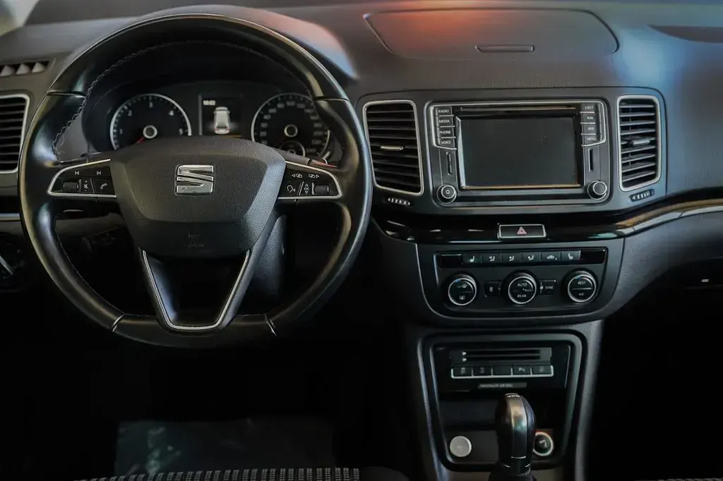 Gebraucht Seat Alhambra Style 177 PS (130 kW) 2019 Grau Van / Kleinbus