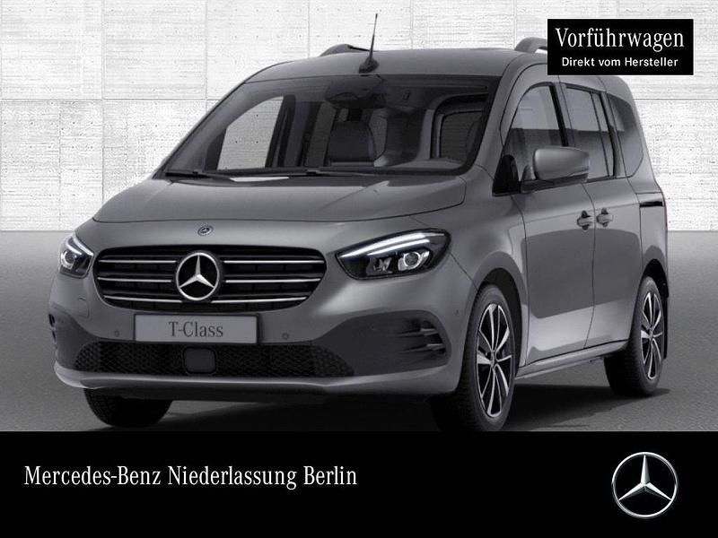 Grau Gebraucht 2024 Mercedes T180 Van / Kleinbus | 30.979 € (Teuer) - Bild 1/4