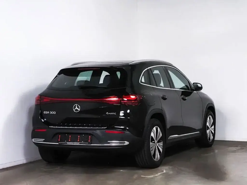 Gebraucht Mercedes EQA300 Progressive 167 kW (228 PS) 2025 Schwarz SUV