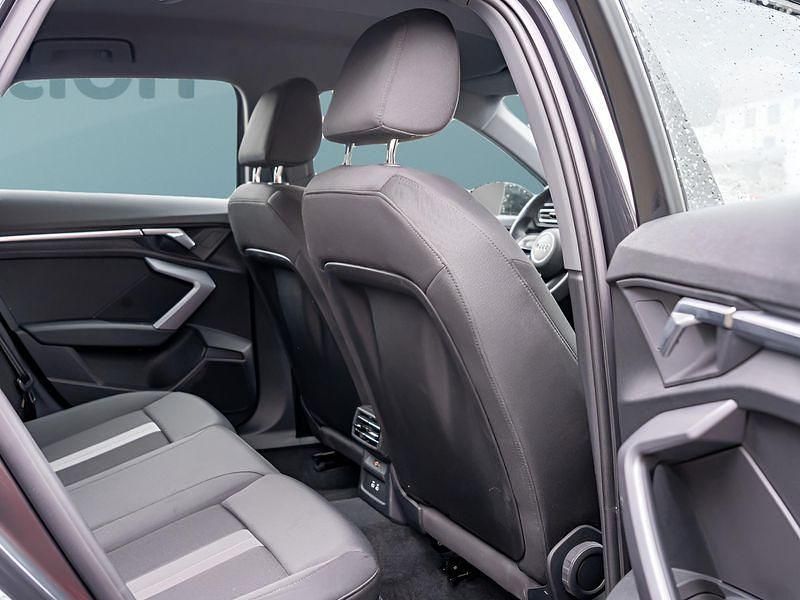 Gebraucht Audi A3 116 PS (85 kW) 2025 Grau Limousine