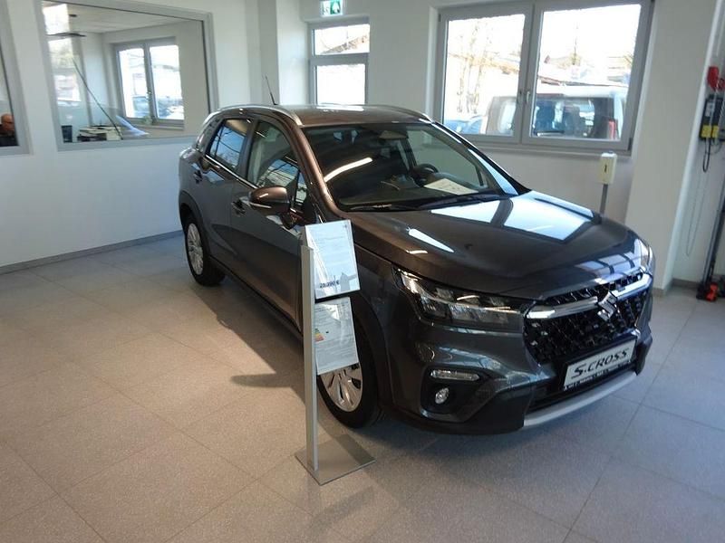 Neu Suzuki SX4 S-Cross Comfort 129 PS (94 kW) 2025 Grau Limousine