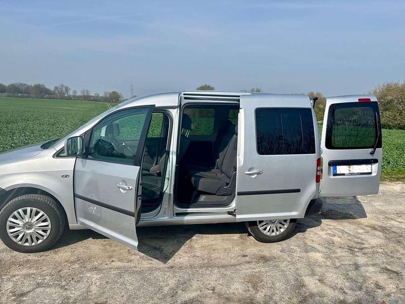 Gebraucht VW Caddy Trendline 105 PS (77 kW) 2014 Silber Van / Kleinbus